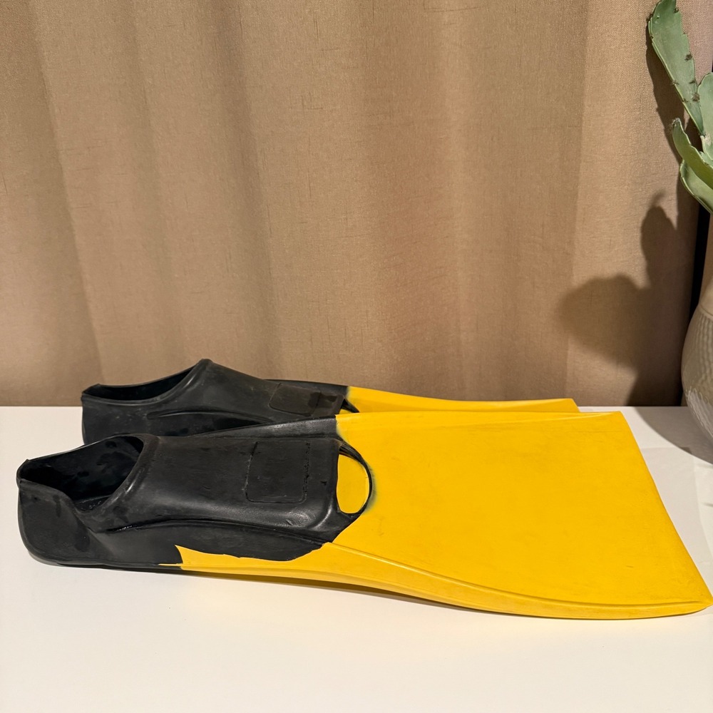 Fluid Water Sports Gnarly Fin Floating Swim Fins Yellow Black ML 9-11 Snorkeling